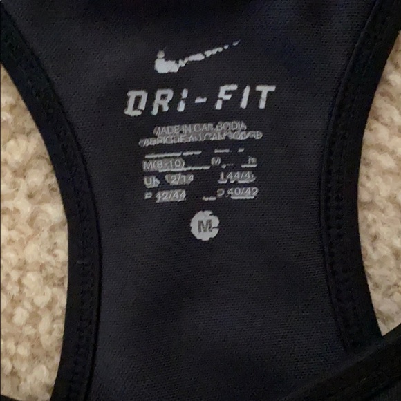 Nike athletic racer back workout shirt - Picture 2 of 4